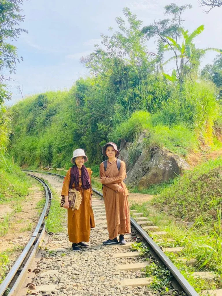 Ella Railway Monks