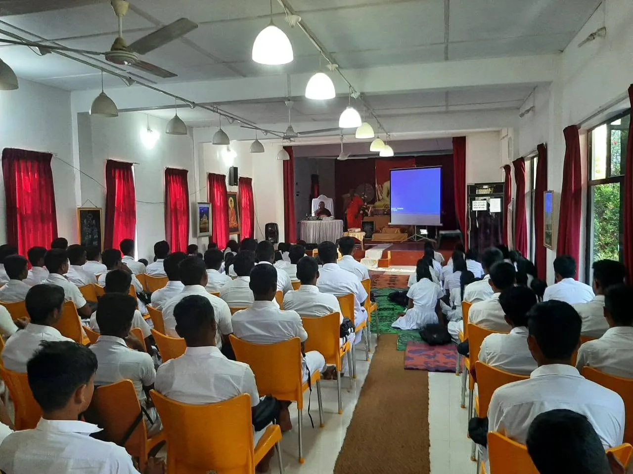 Insight Meditation training for Students