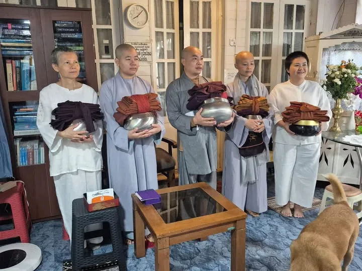 Vipassana monks ordinations